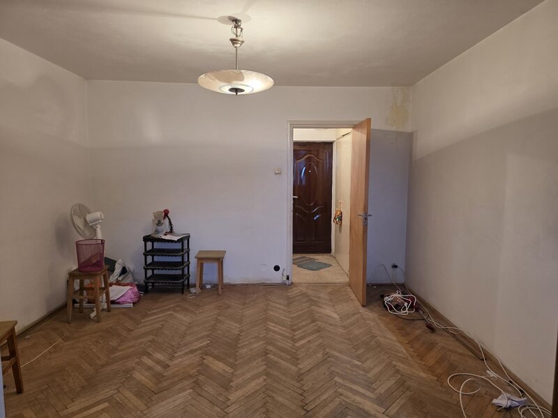 Titan, 10 minute metrou, chiar la parcul Titanii, pe Prisaca Dornei