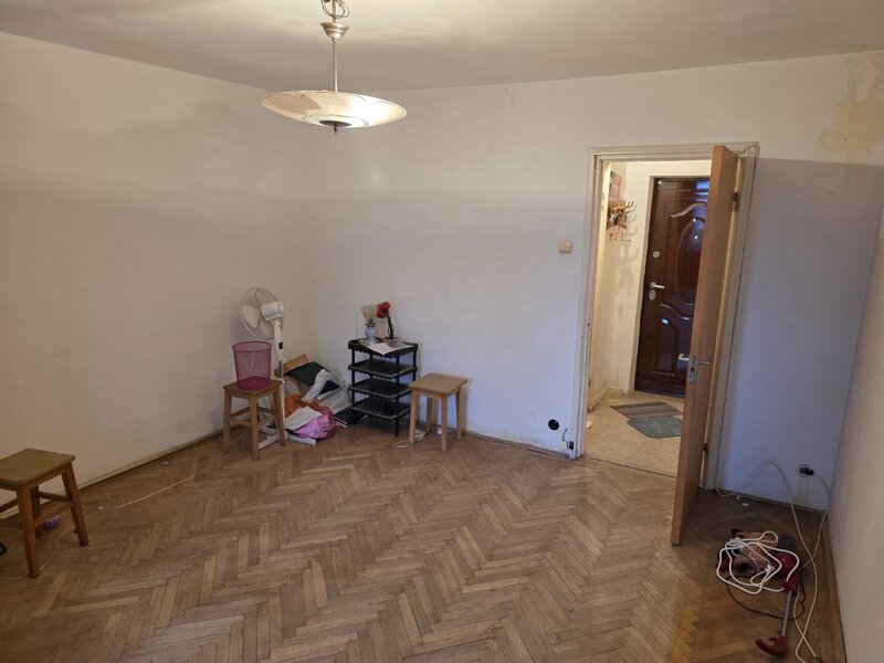 Titan, 10 minute metrou, chiar la parcul Titanii, pe Prisaca Dornei