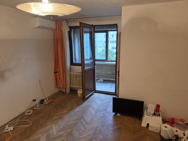 Titan, 10 minute metrou, chiar la parcul Titanii, pe Prisaca Dornei